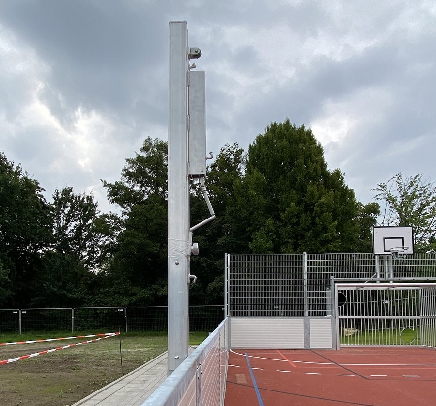 Kleinspielfeld als Multifunktionsanlage mit Volleyball und Soccer Court