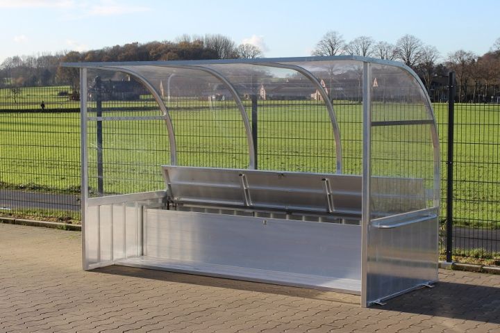 Spielerkabinen mit Stauraum
